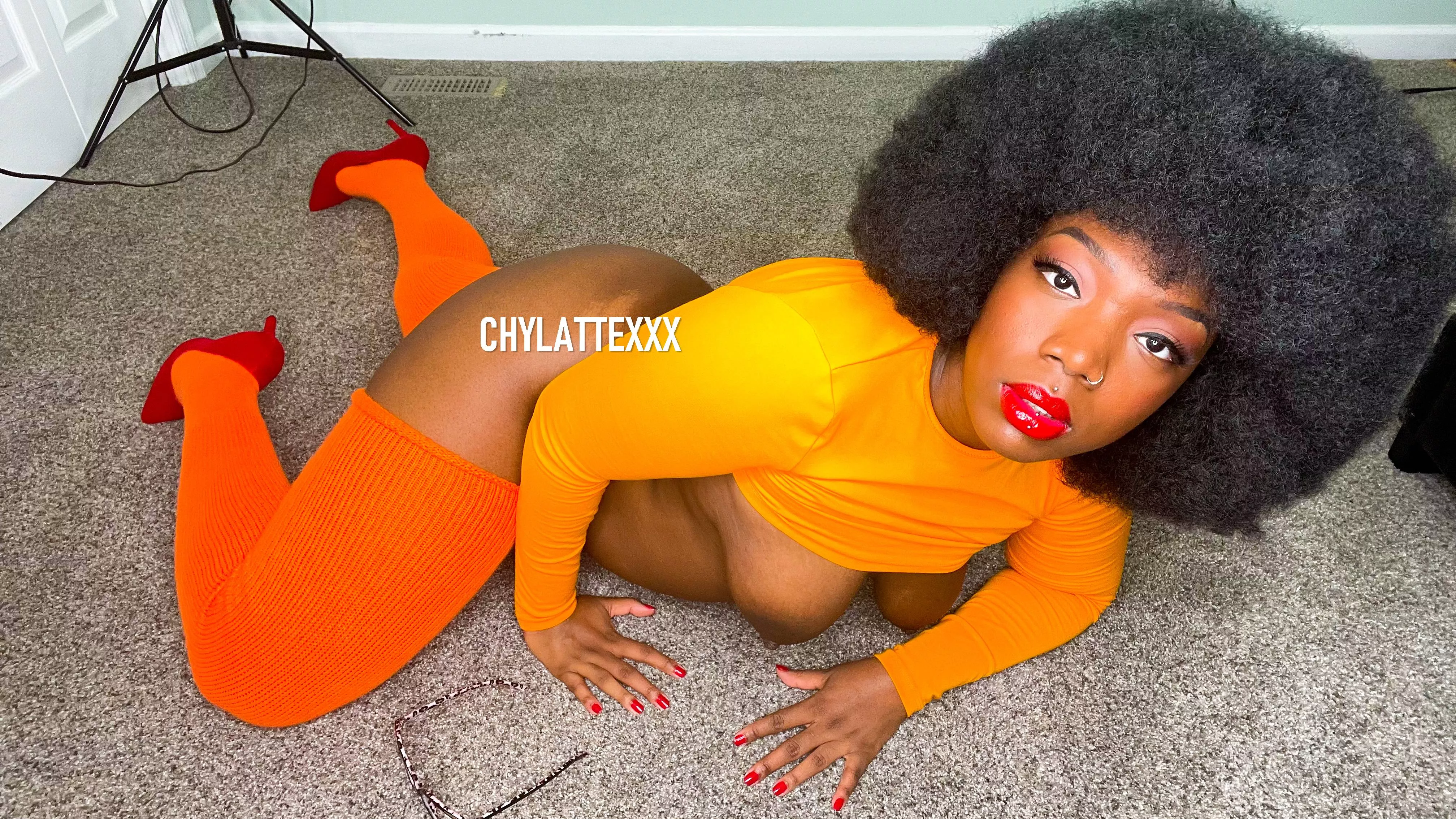 Chocolate Velma seems to have lost her glasses AND skirt! [OC]