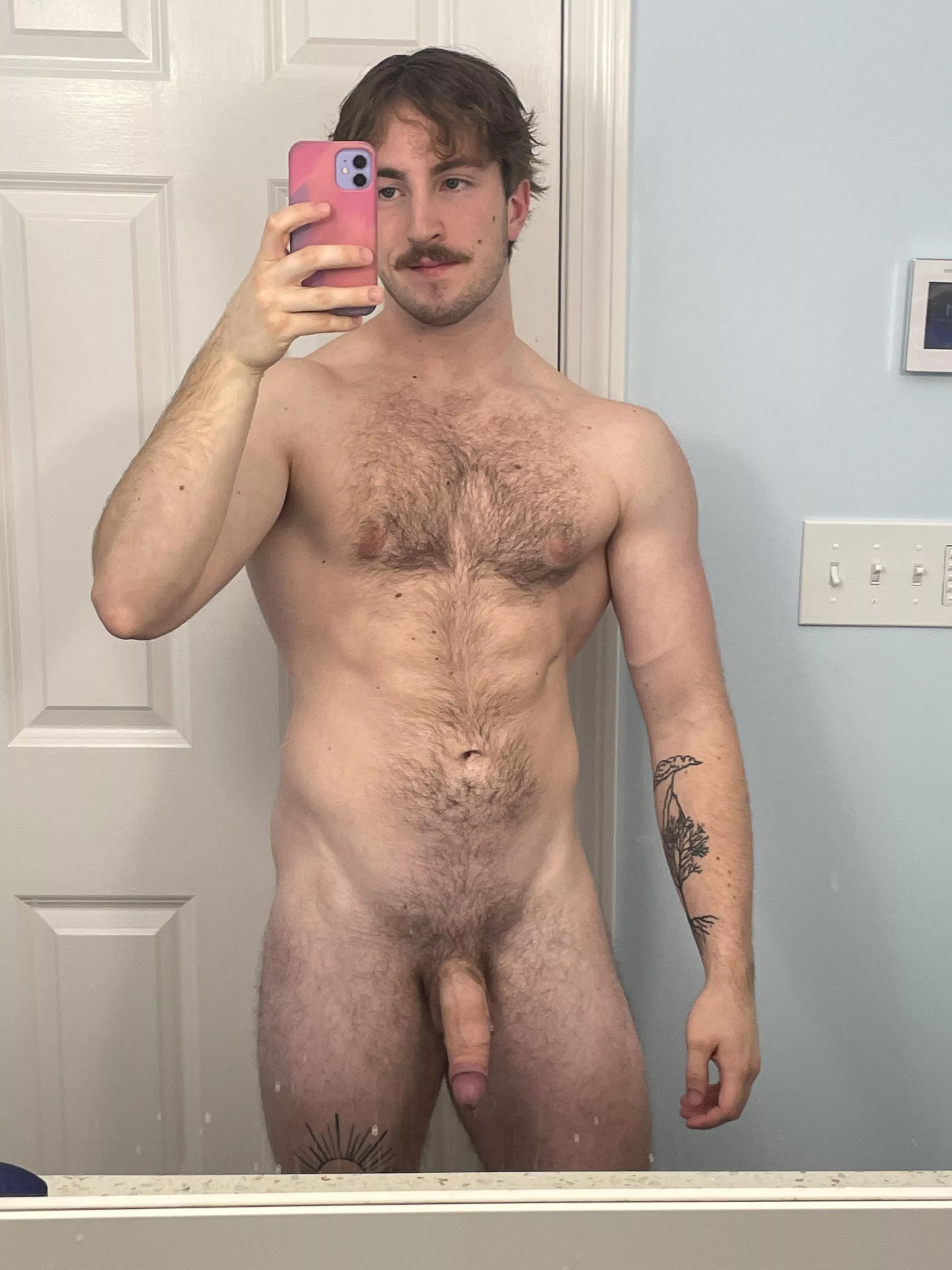 DM if you want to chat or sext :)