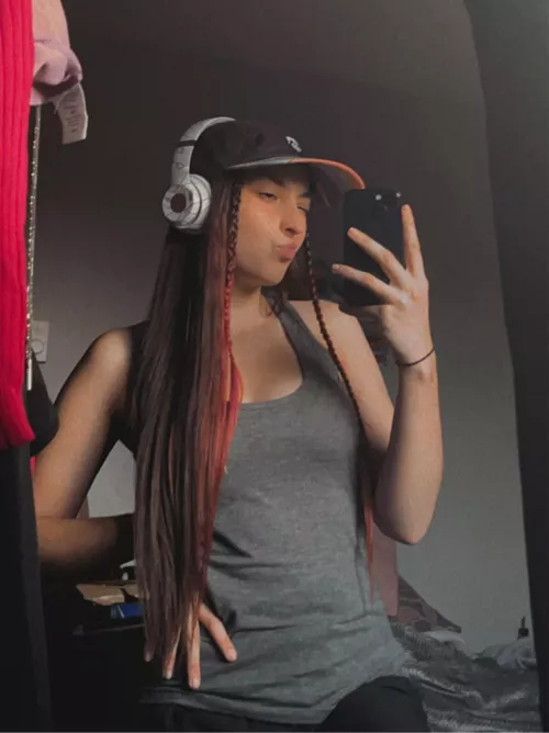 Do I give off bi energy🙈