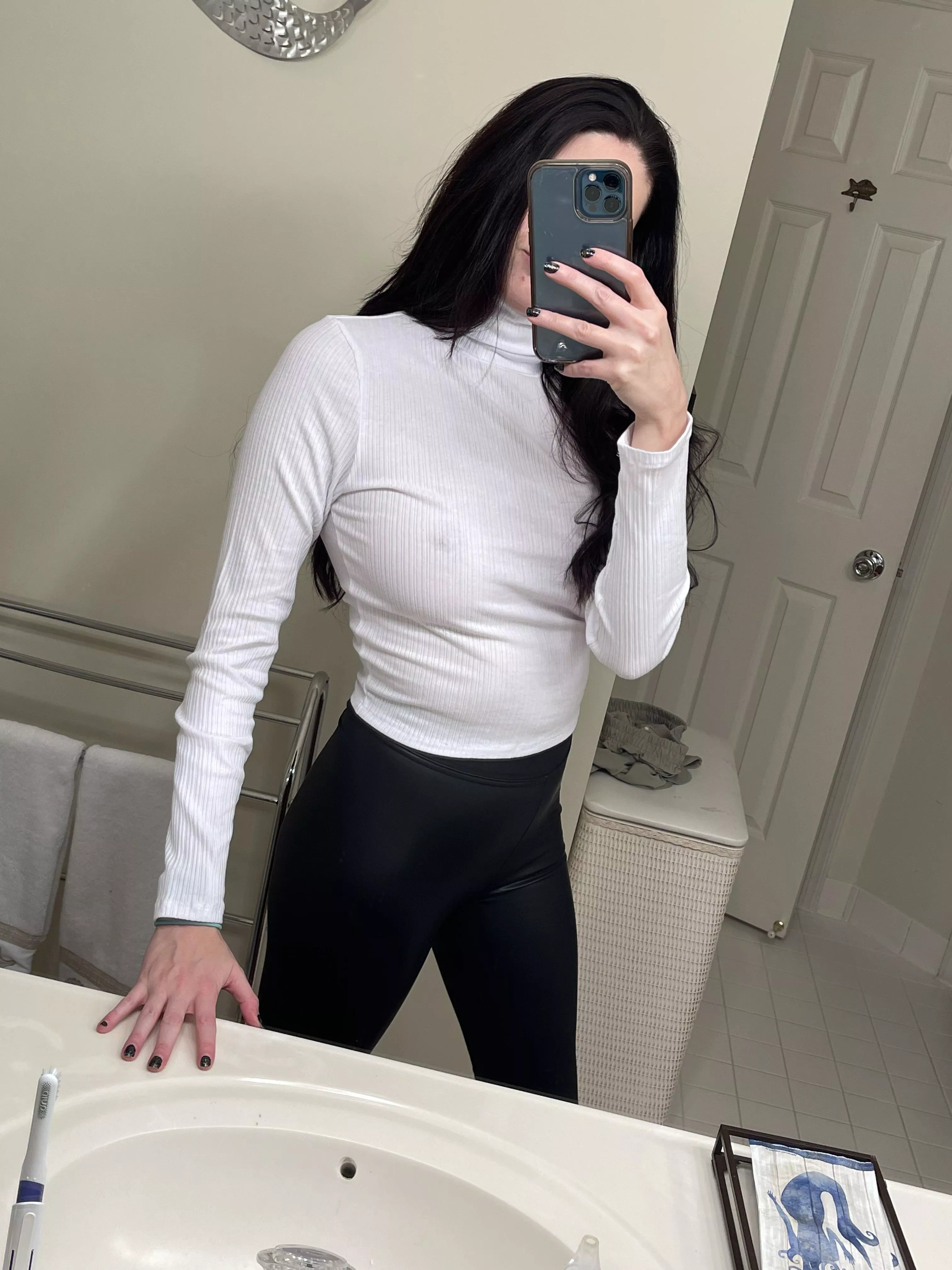 [F] Bought a new outfit today