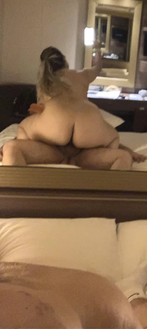 Goodnight people enjoy my wife’s fat juicy ass