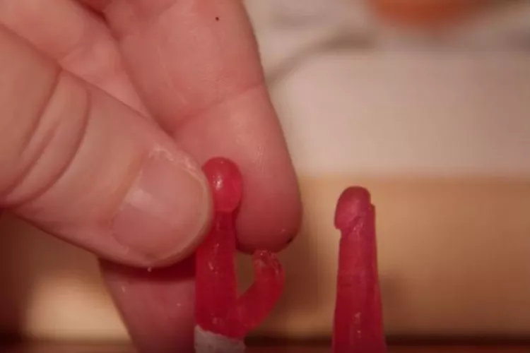 him: i bet you can take it all, meanwhile my dildos 🤣🤣