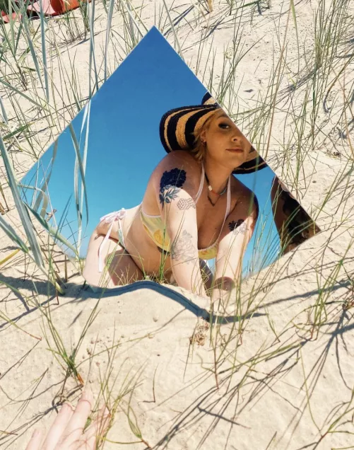 I am a cute little girl, soaking that vitamin D! 🥰🥰