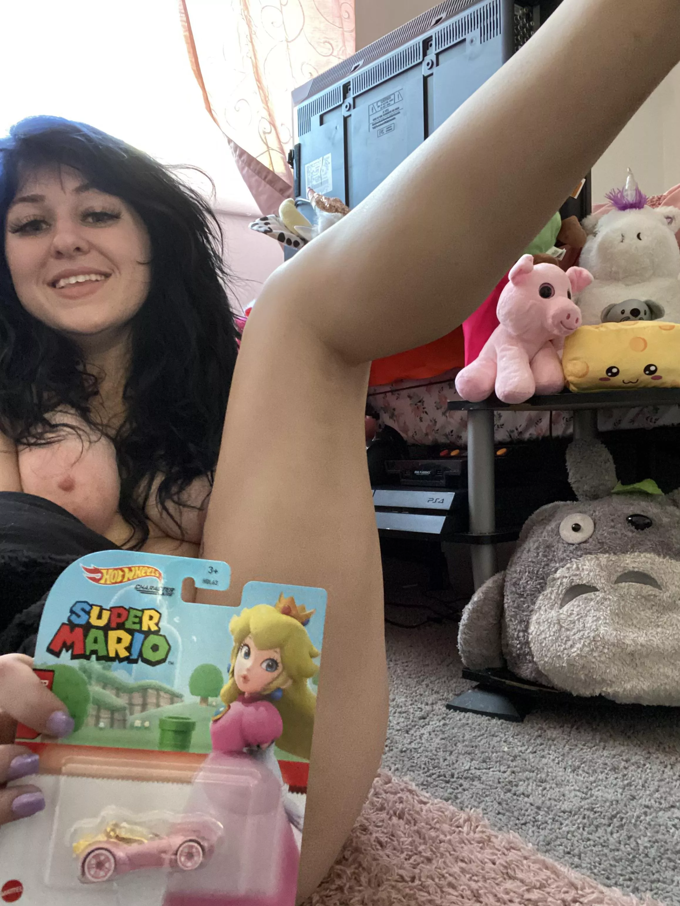 I GOT A NEW THING I LOVE IT SO MUCH ITS SO SO CUTE !!!! No nerdy recommendations today, just a singular, delighted nerd [f]