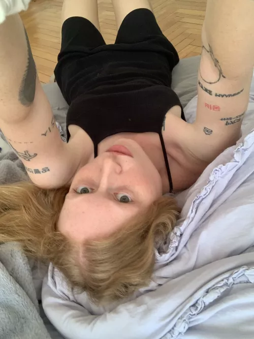 I like to show my sexy body