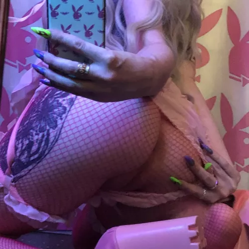 I love fishnet tights