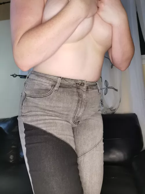 I love the pattern on these jeans