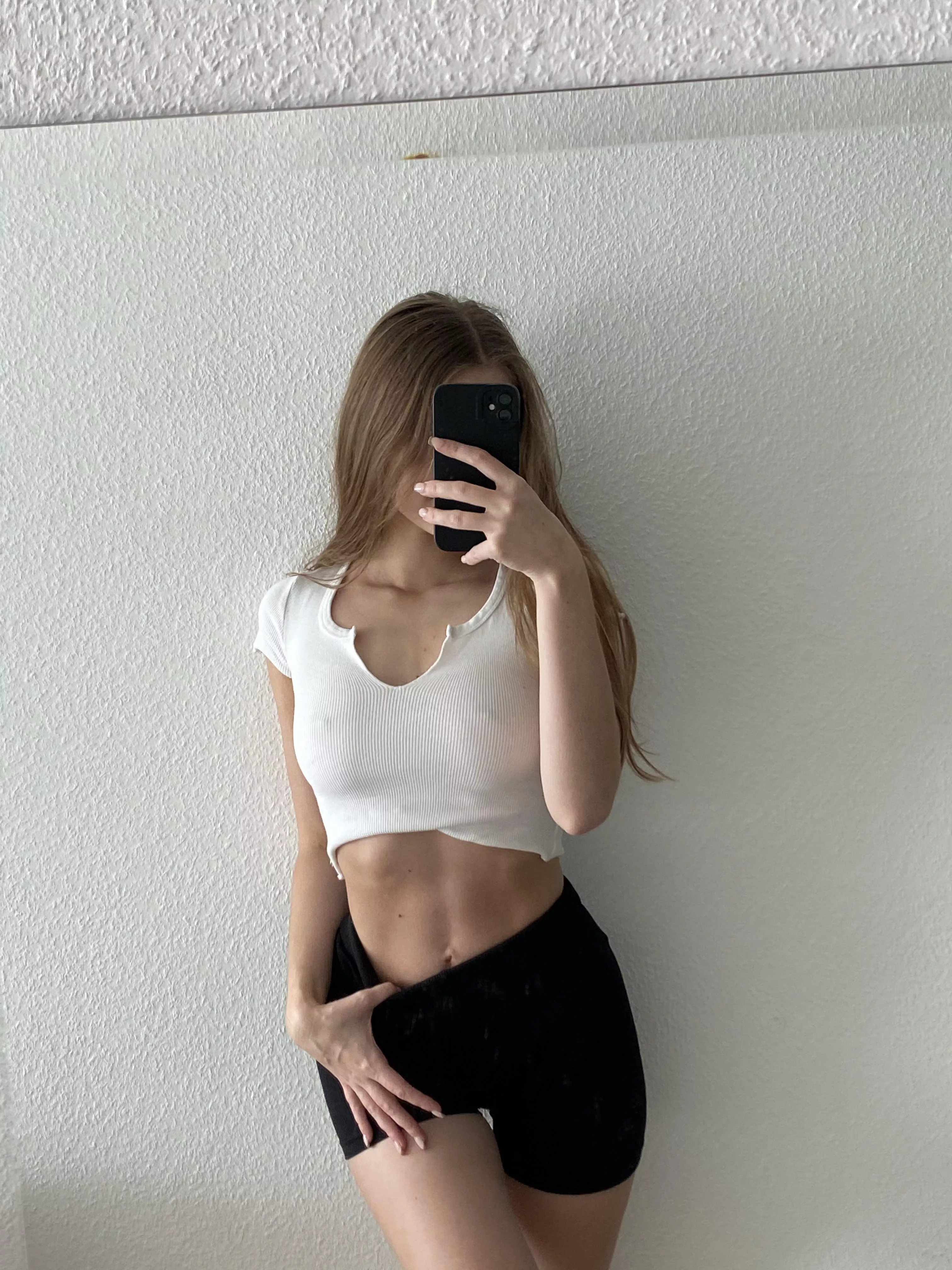 I think this outfit is perfect for walking around the house