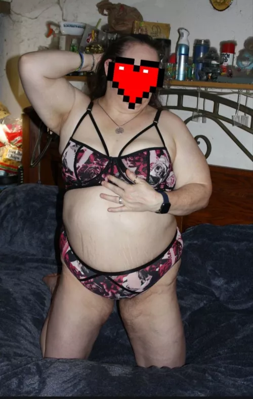 I want remote cyber pimped message me