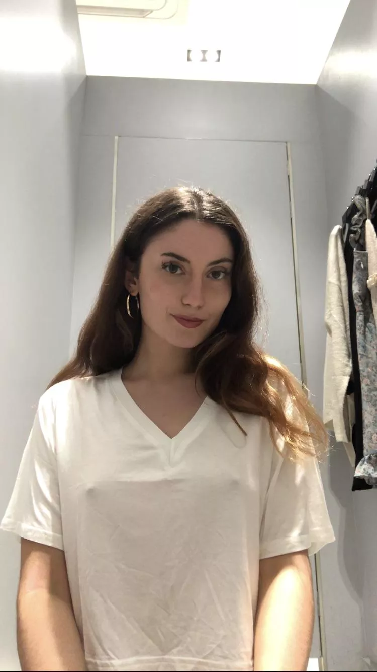 If you don’t have any plans yet for Christmas, I’d gladly keep you company 🥰