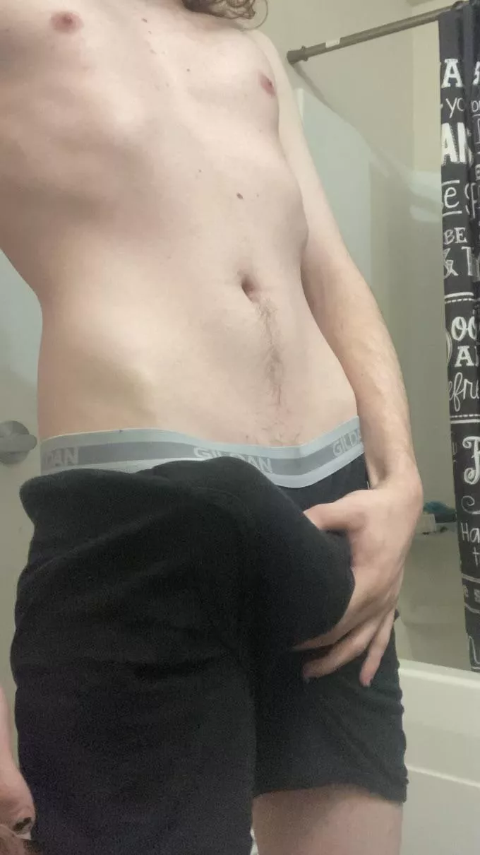 I’m a twink with a big surprise