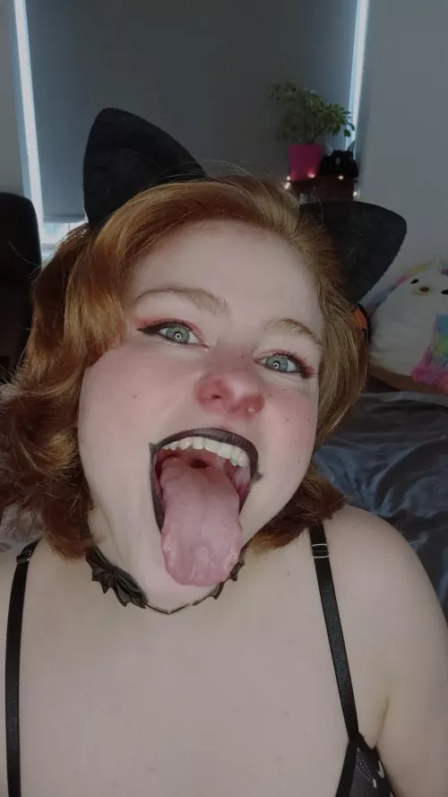 Is this wide enough to aim Daddy? 🤤