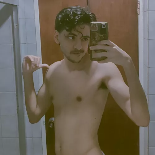 Ive been going to the gym for a few weeks and I think it's giving some results!