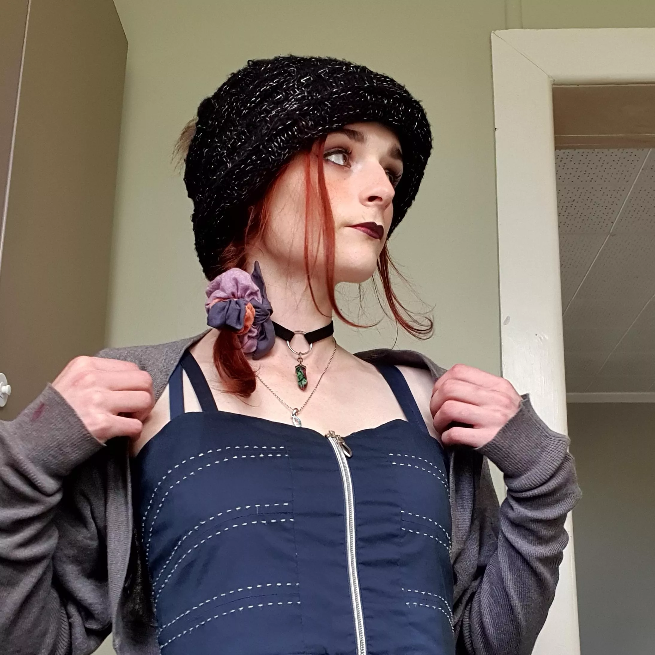 I've developed some sort of 'thing' for hanging pretty little rocks from my collar :3