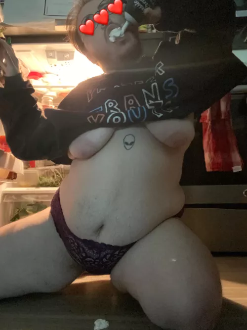 Just felt like an early morning snacc 😋