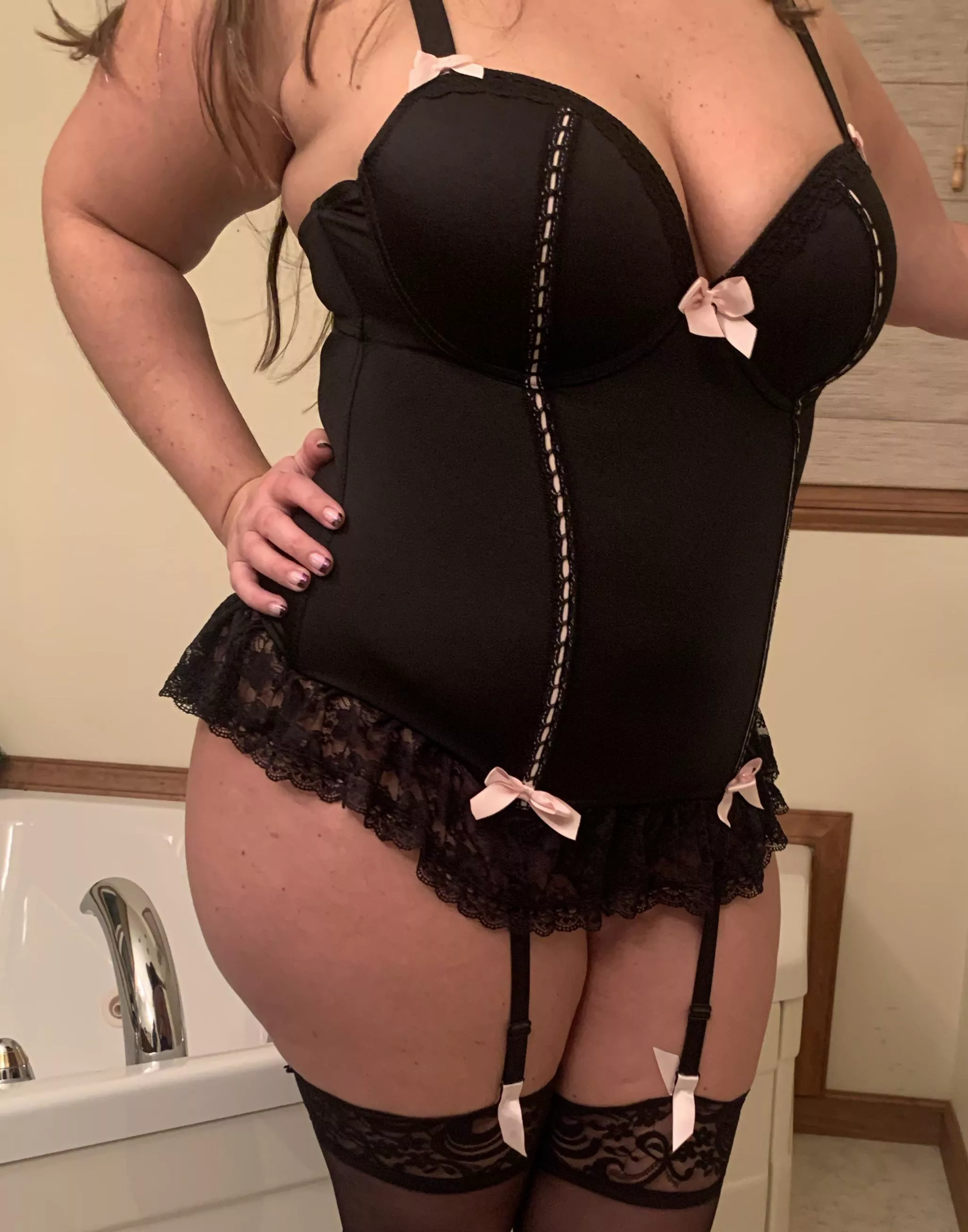 Let thicc momma take care of you