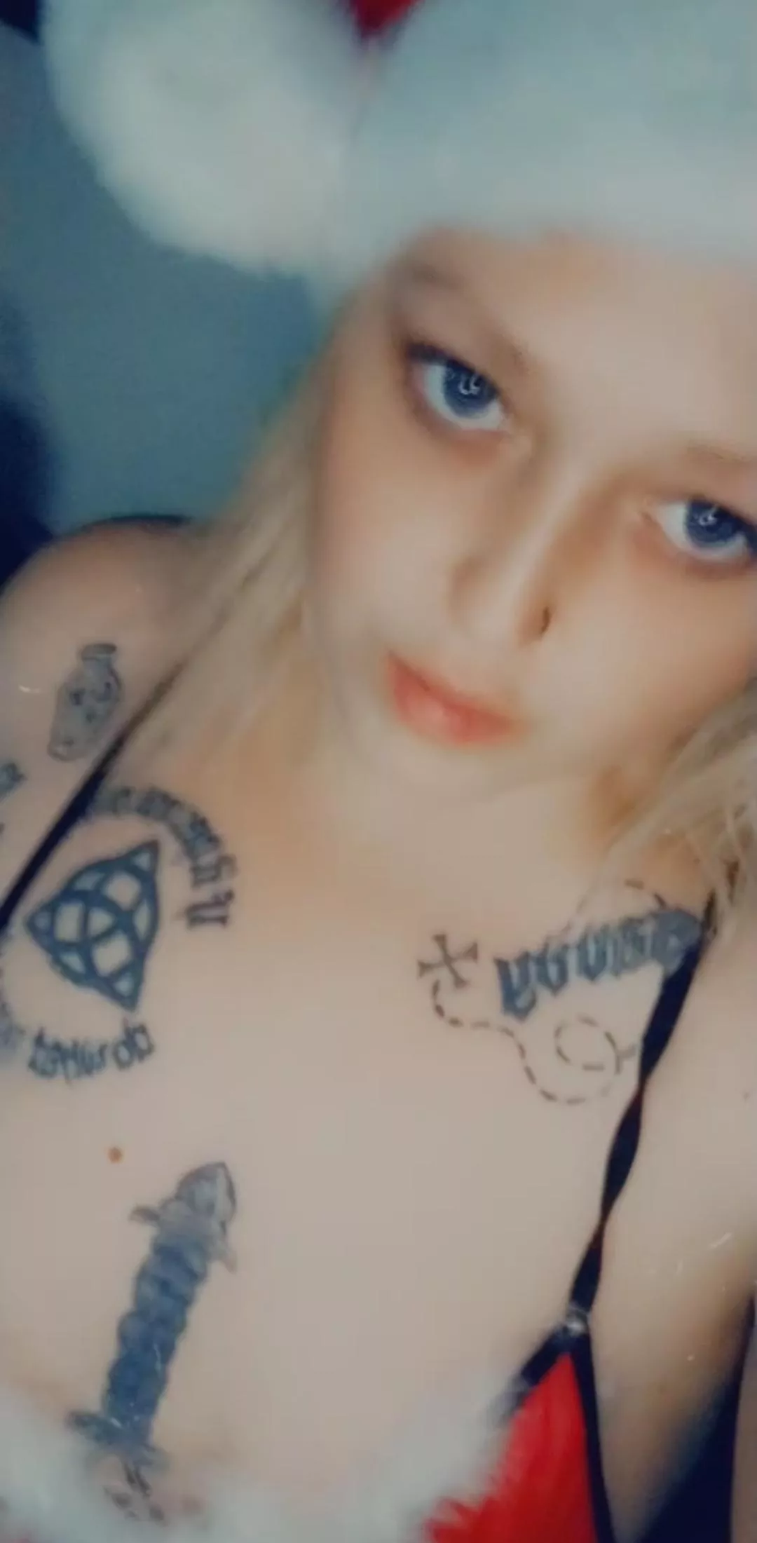 Merry Christmas from this BBW Cutie. *nibbles*