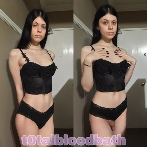 [oc] tucked vs untucked