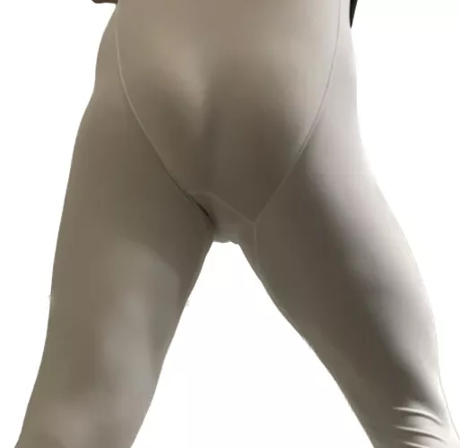 Pulling up my white under armor leggings 😜