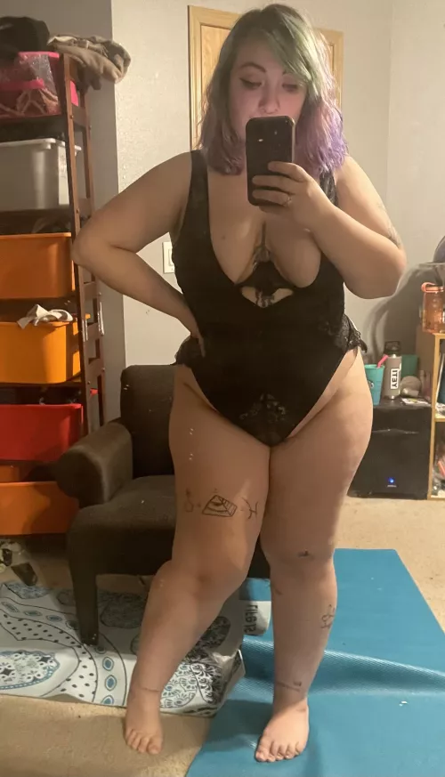 Since everyone’s been so nice, here’s a full body shot ❤️