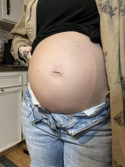 So obsessed with my belly 🫶🏼