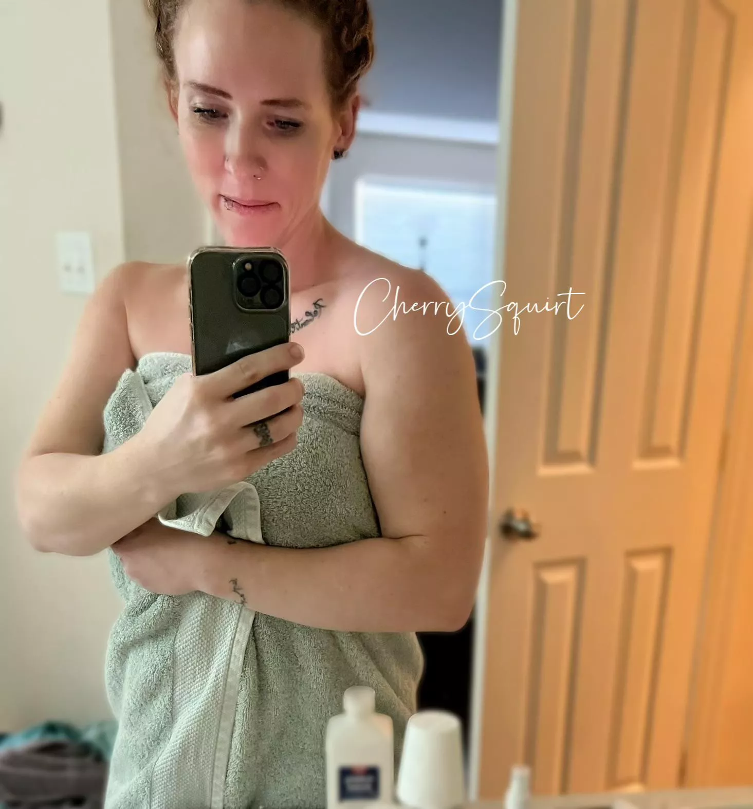 Steamy shower here I cum