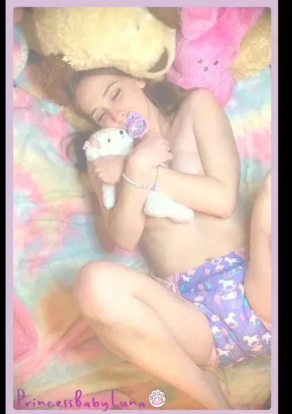 still sick with da flu but here's me anyways just to help make your day better! (at least I hope it does) 💚