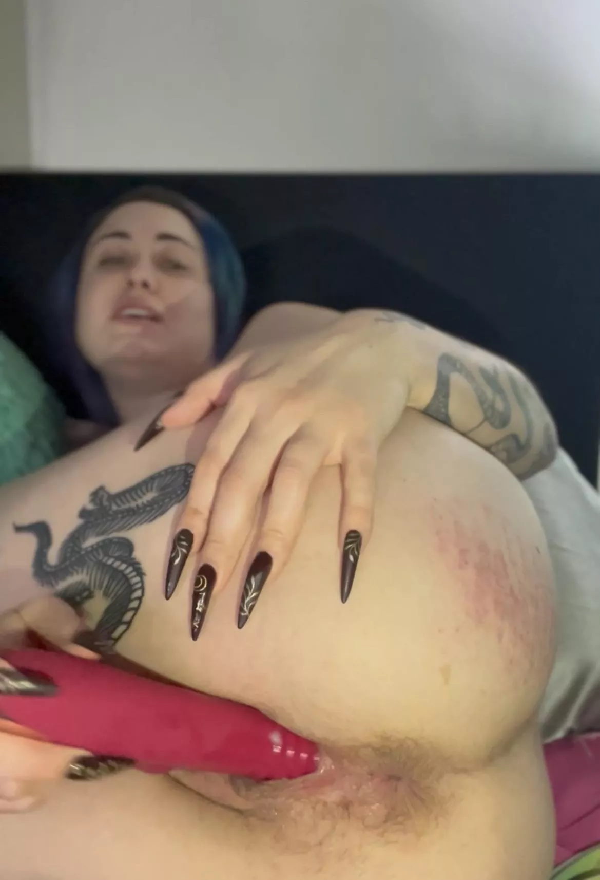 the tastiest thrusting dildo!! feels so damn good in my hole