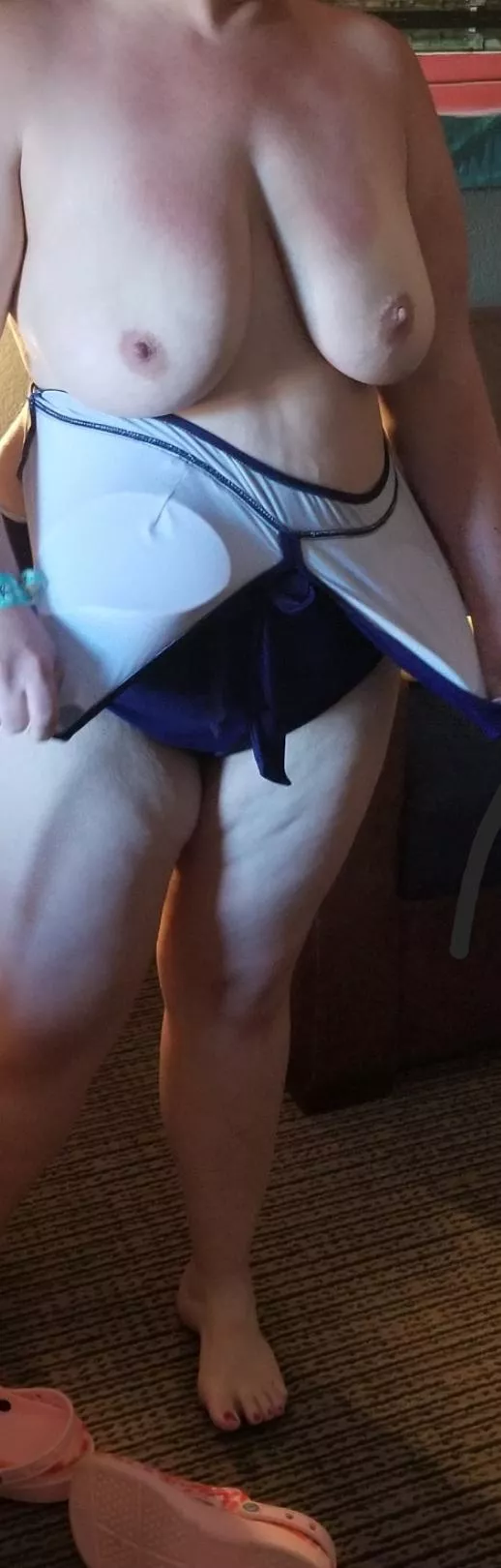 the wife's heavy hangers