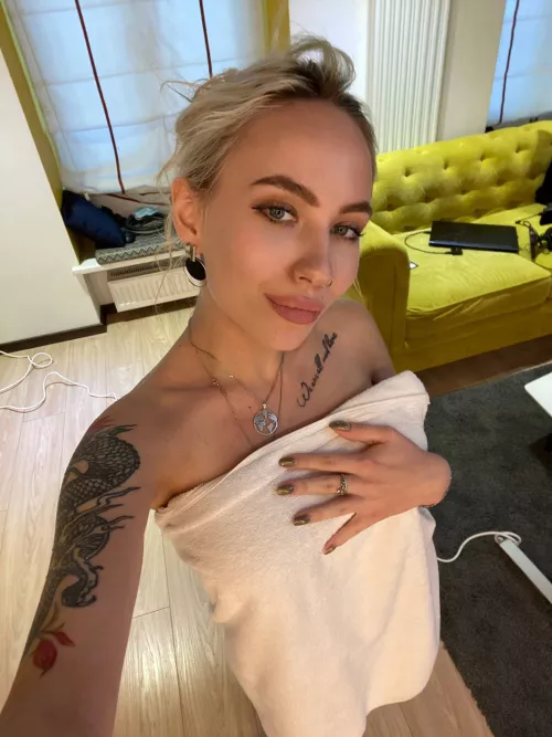 There are 1000 pieces in the puzzle of my body, please count each one