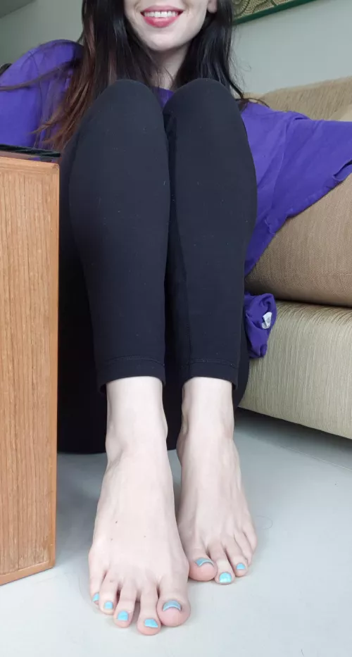 This color suits Me, doesn't it?