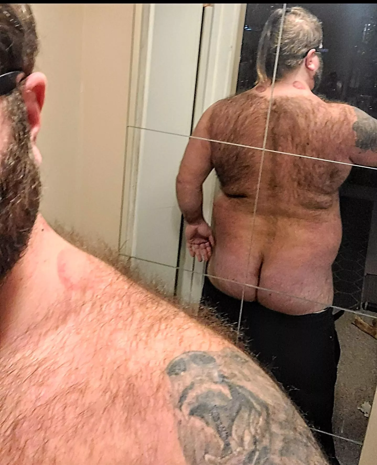 This pic makes me feel cute! ps. ignore the cupping marks on my neck 😅