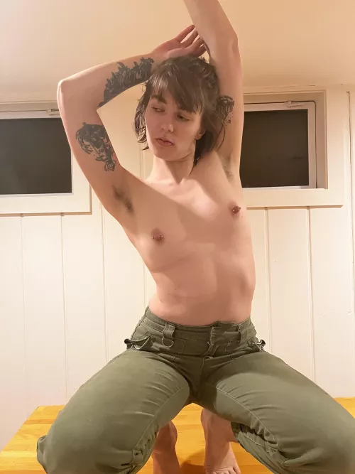 Tits and pits 💛✨