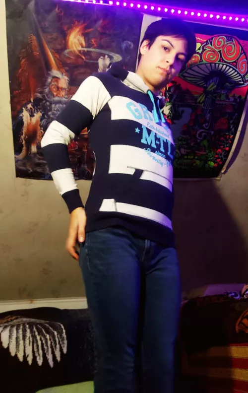 Tried dressing in regular girl clothes for once xD