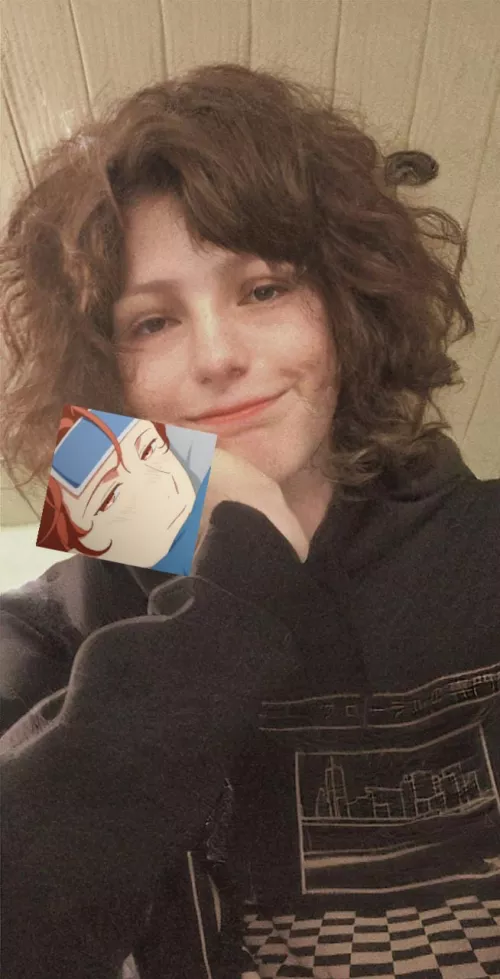 when i wake up in the morning my hair looks curly because of frizz. I particularly love xD