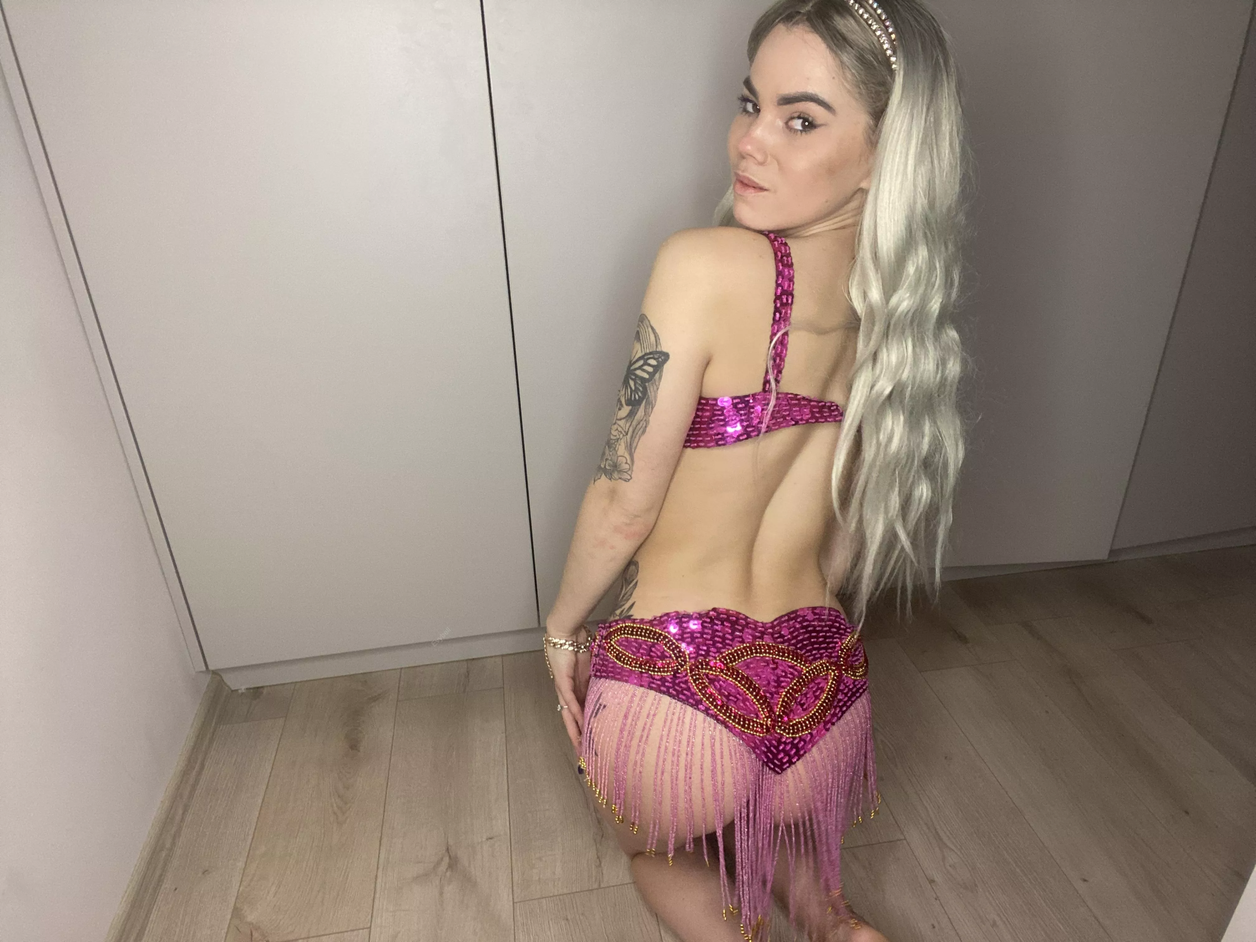 When the shorts don’t fit the booty.