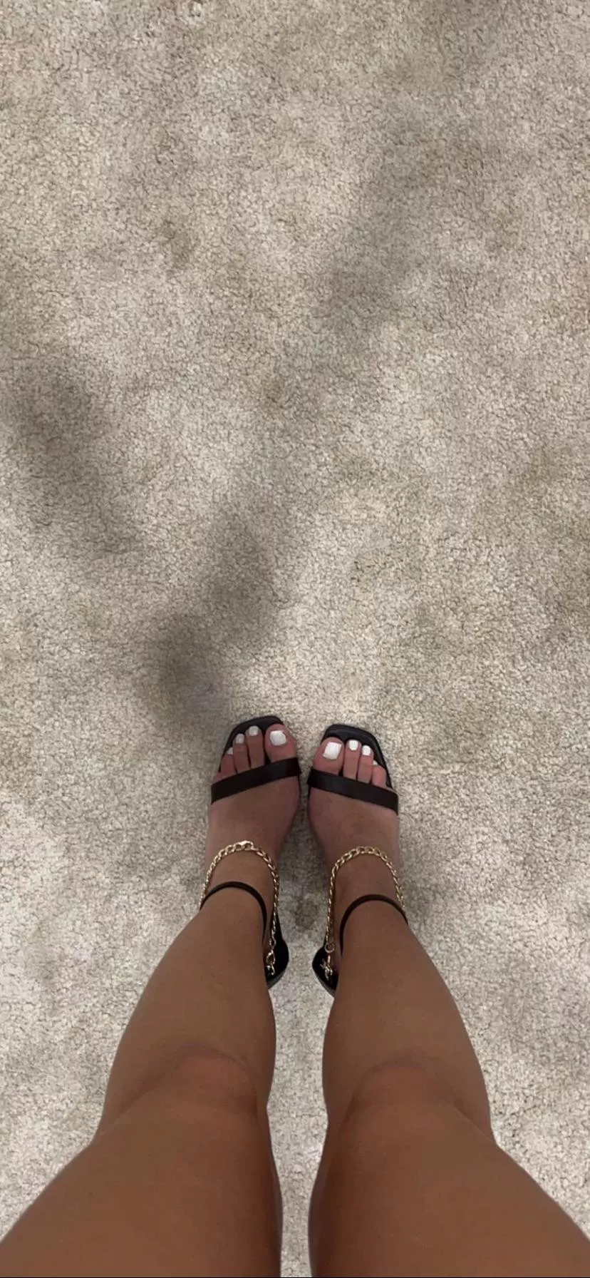 white toes🤍