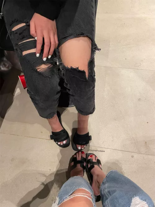 Wishing you a happy Sunday 💕 waiting for someone to worship our feet