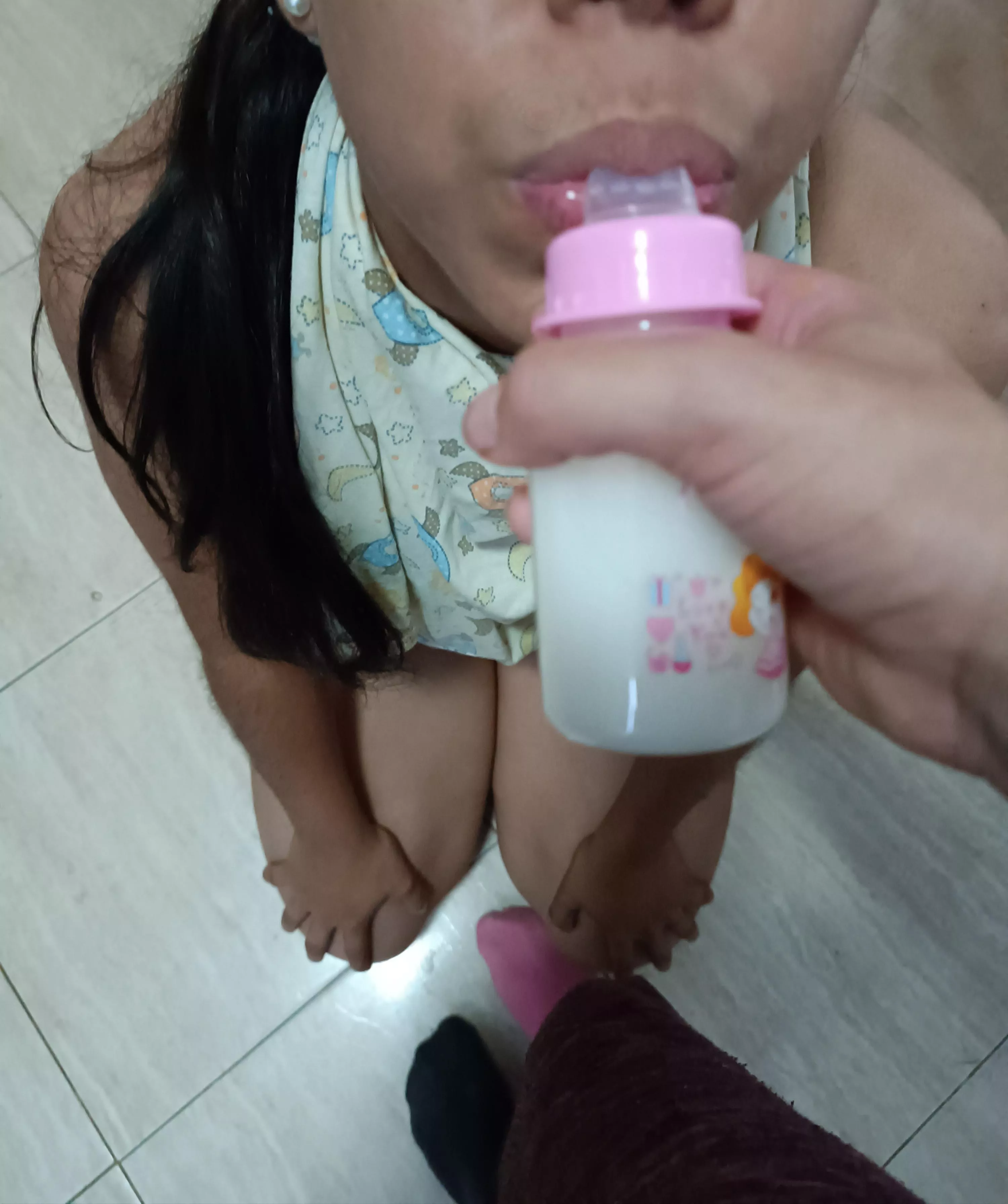 Yees dwaddy, I wwant to dwrink from my bwottle