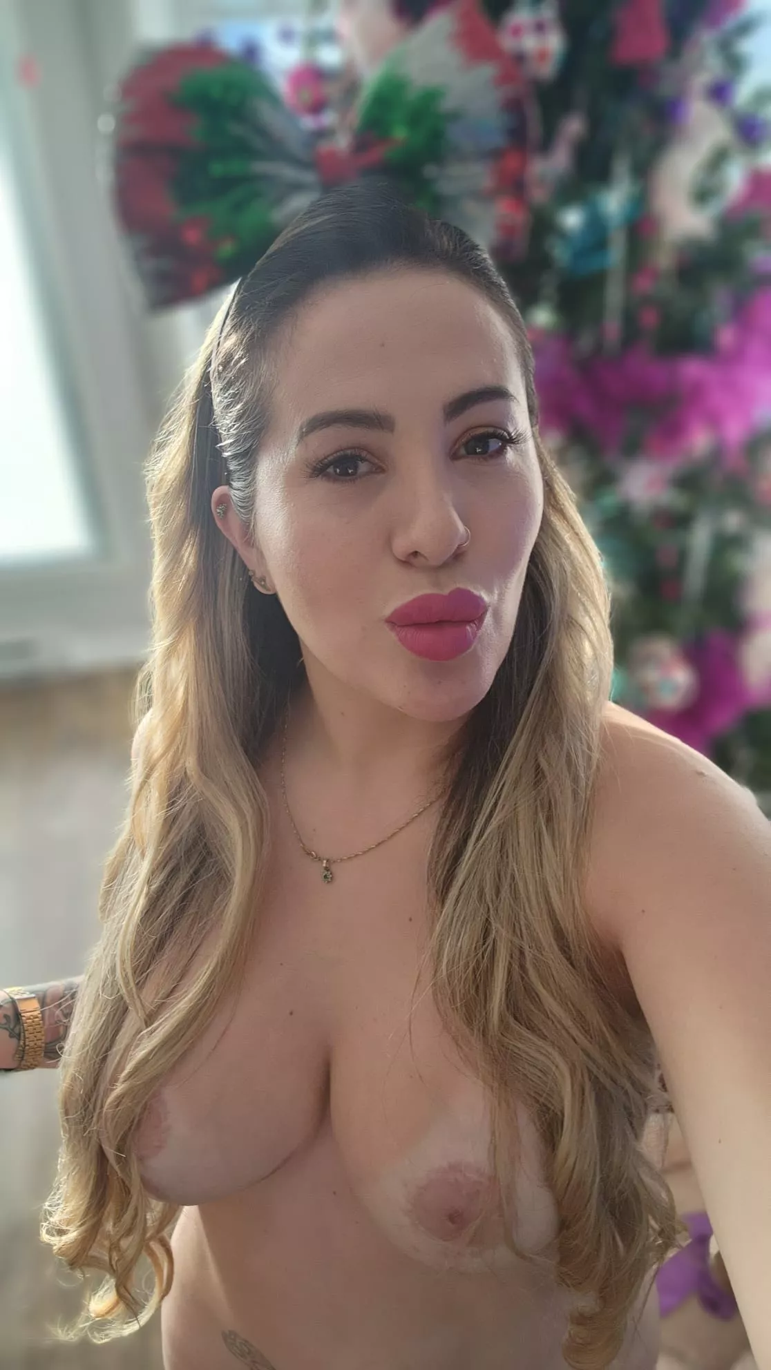 Your favorite present ready for a glaze all over [37]