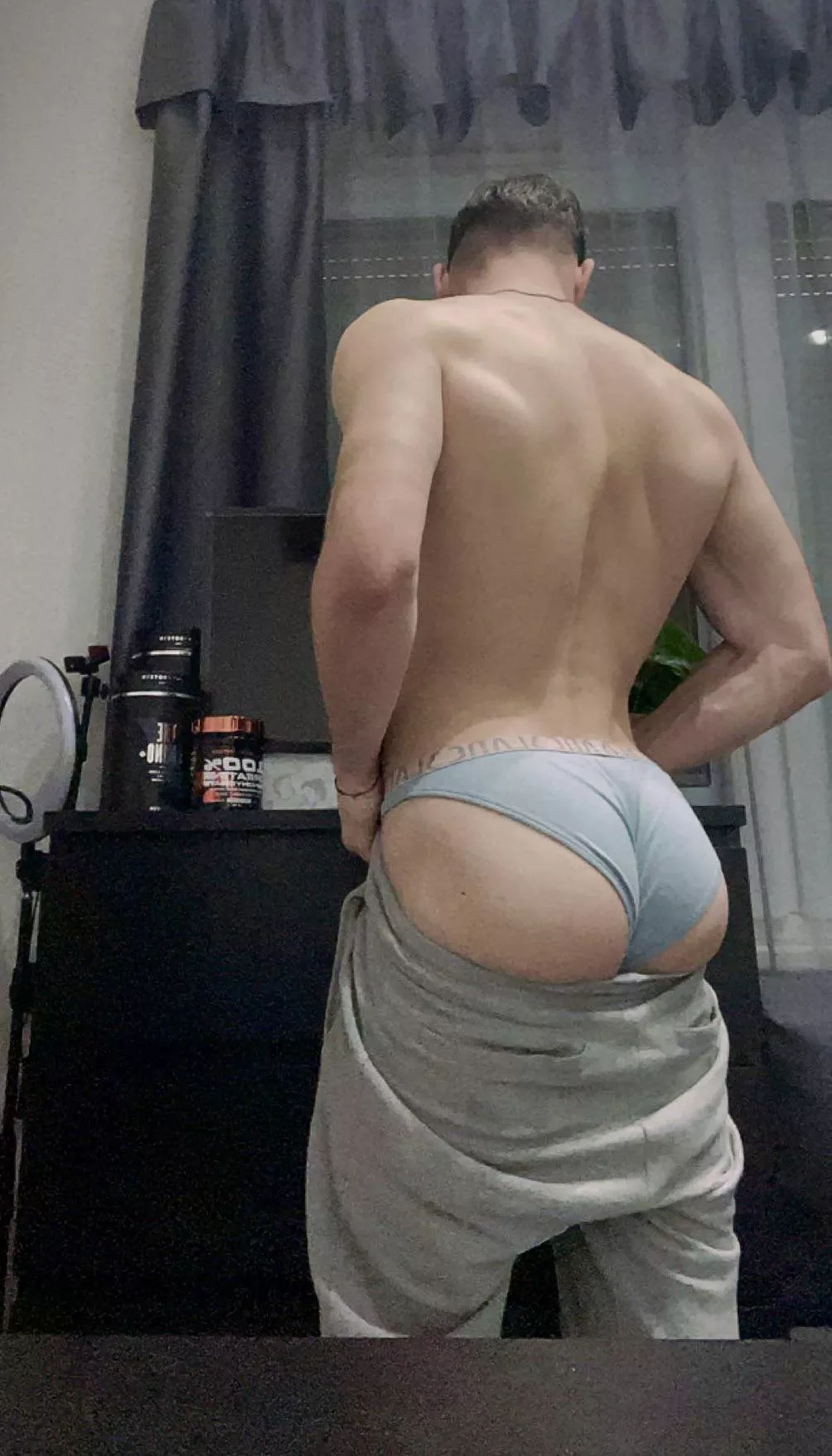 [19] @kolozsi_tomi wanna taste it?