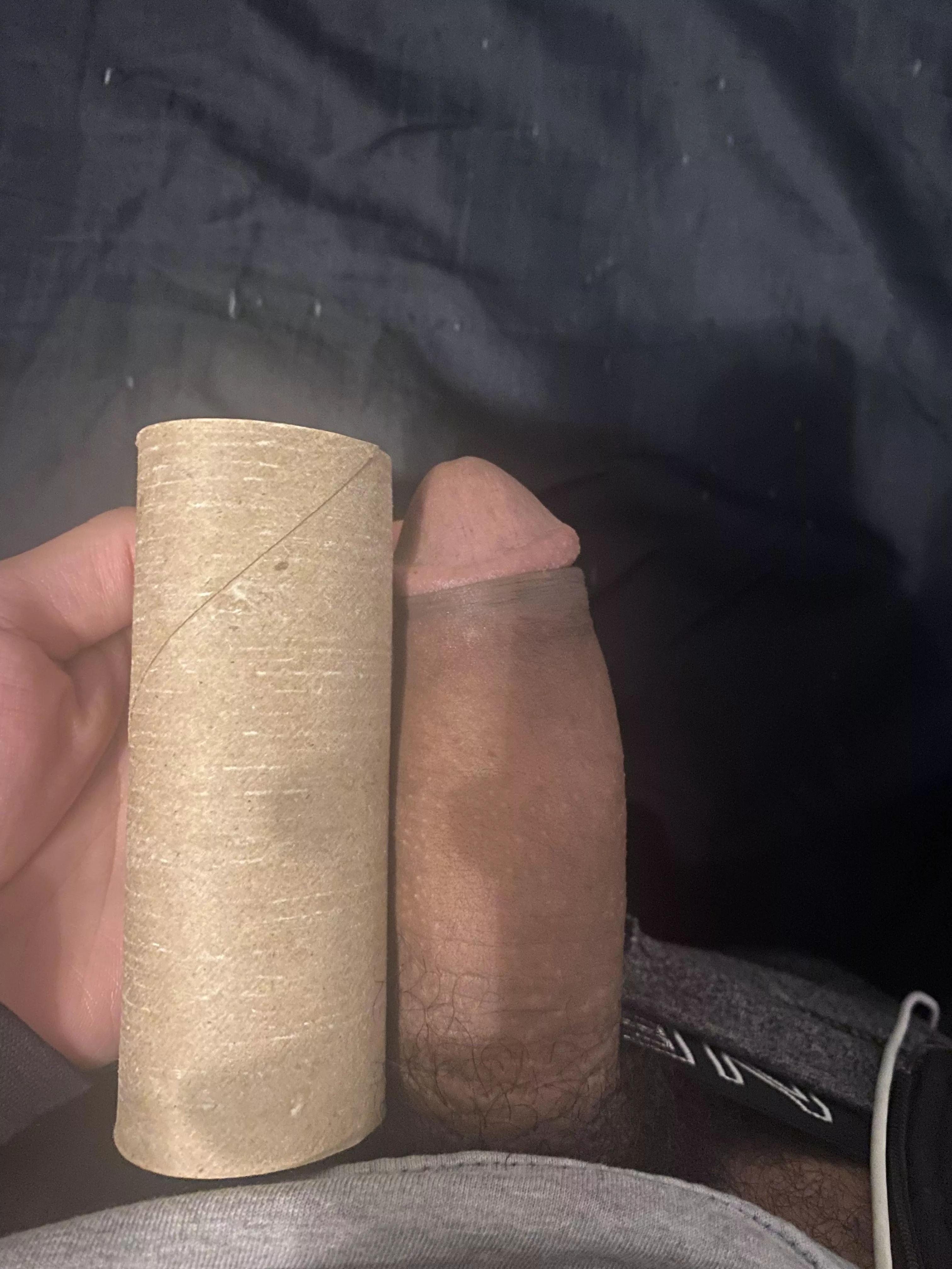 19-Hmu only if you think you can outsize me, loser posts comparison