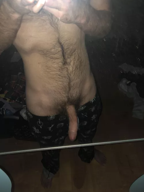 24 USA otter looking for fit or slim guys for a quick jerk. Longterm and verbal is a plus! Dm me for my snap!