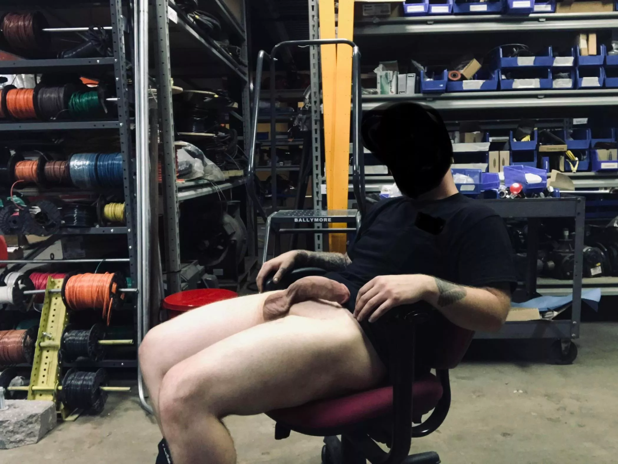 [32] May I help you?