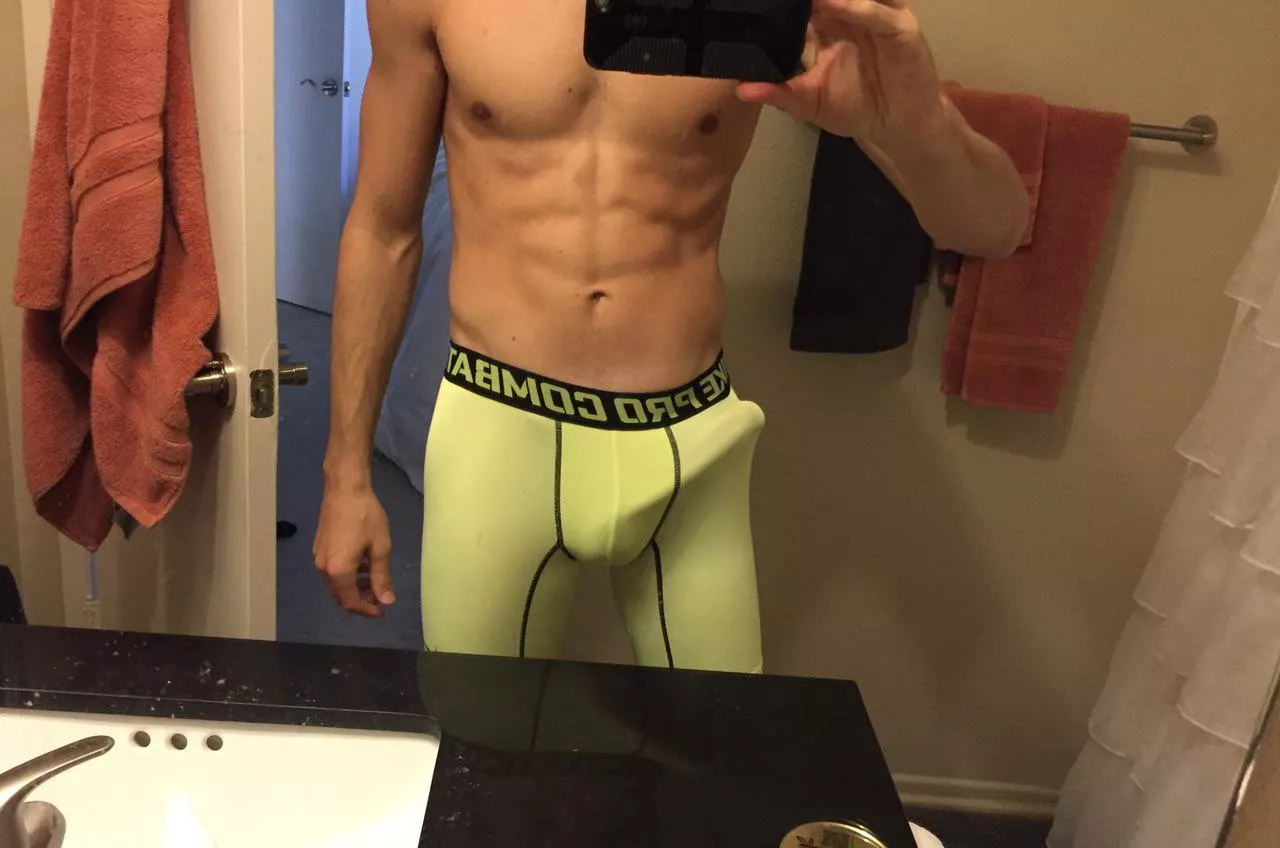 (33) do dad bulges get love here?