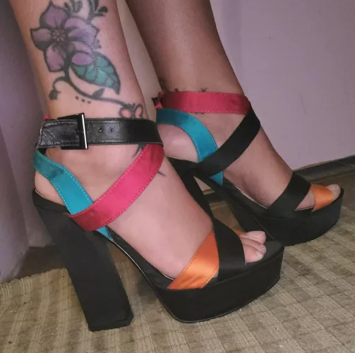 a good pair of heels and a sexy tattoo