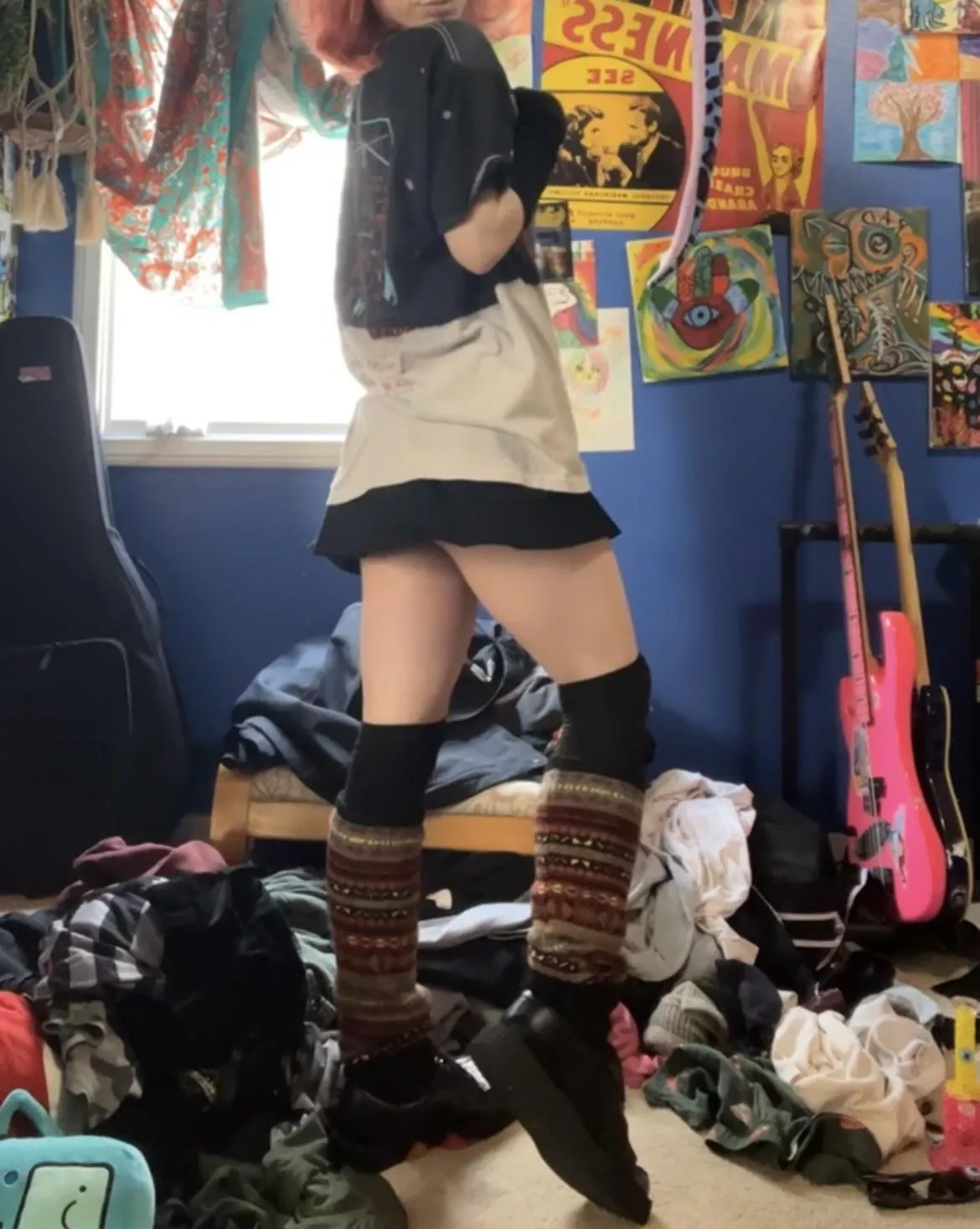 Absolutely love mini skirts and leg warmers!! (Please don’t mind my gross room)