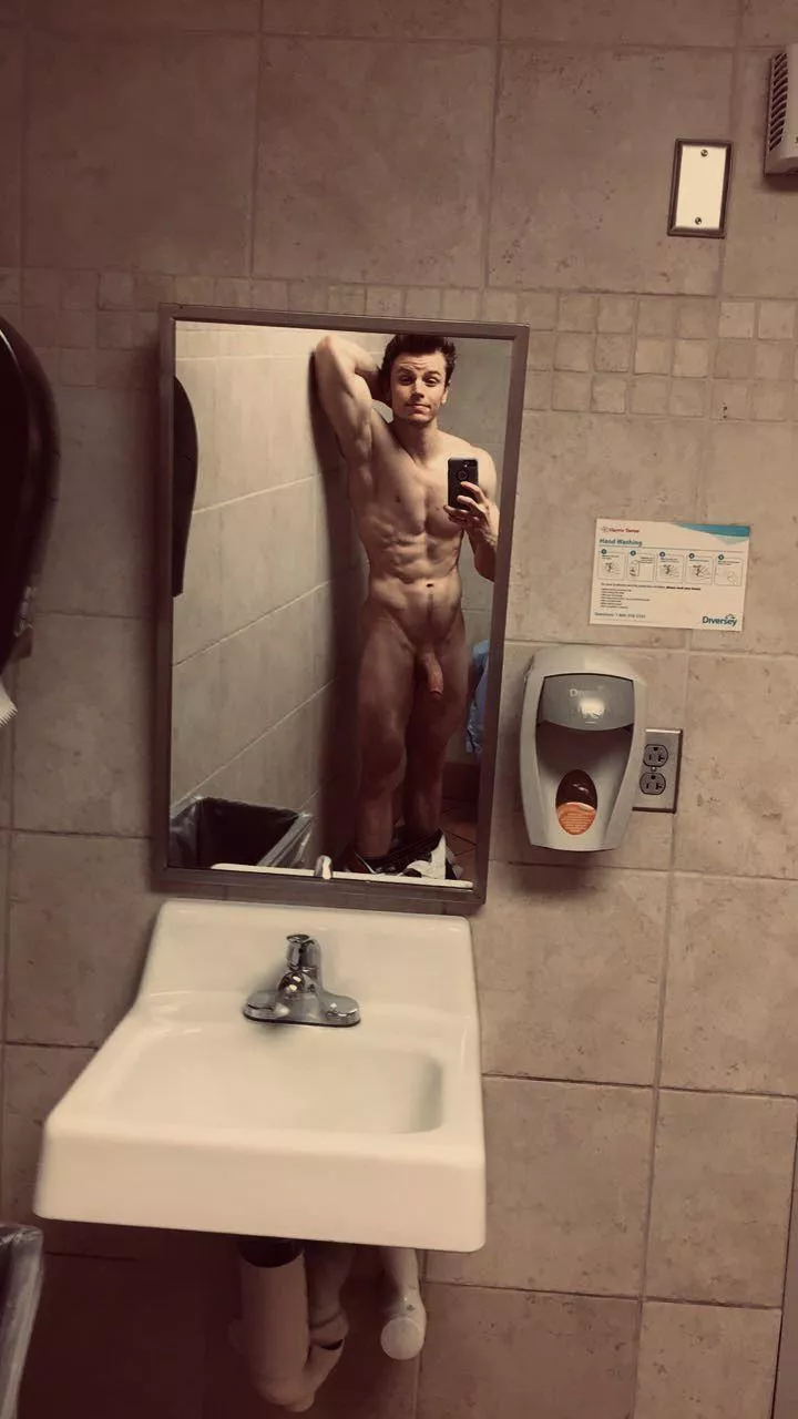 Any downward curve fans?🍆😈