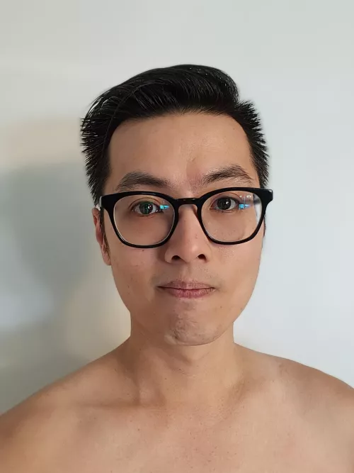 Anyone plays monster Hunter rise on PC?