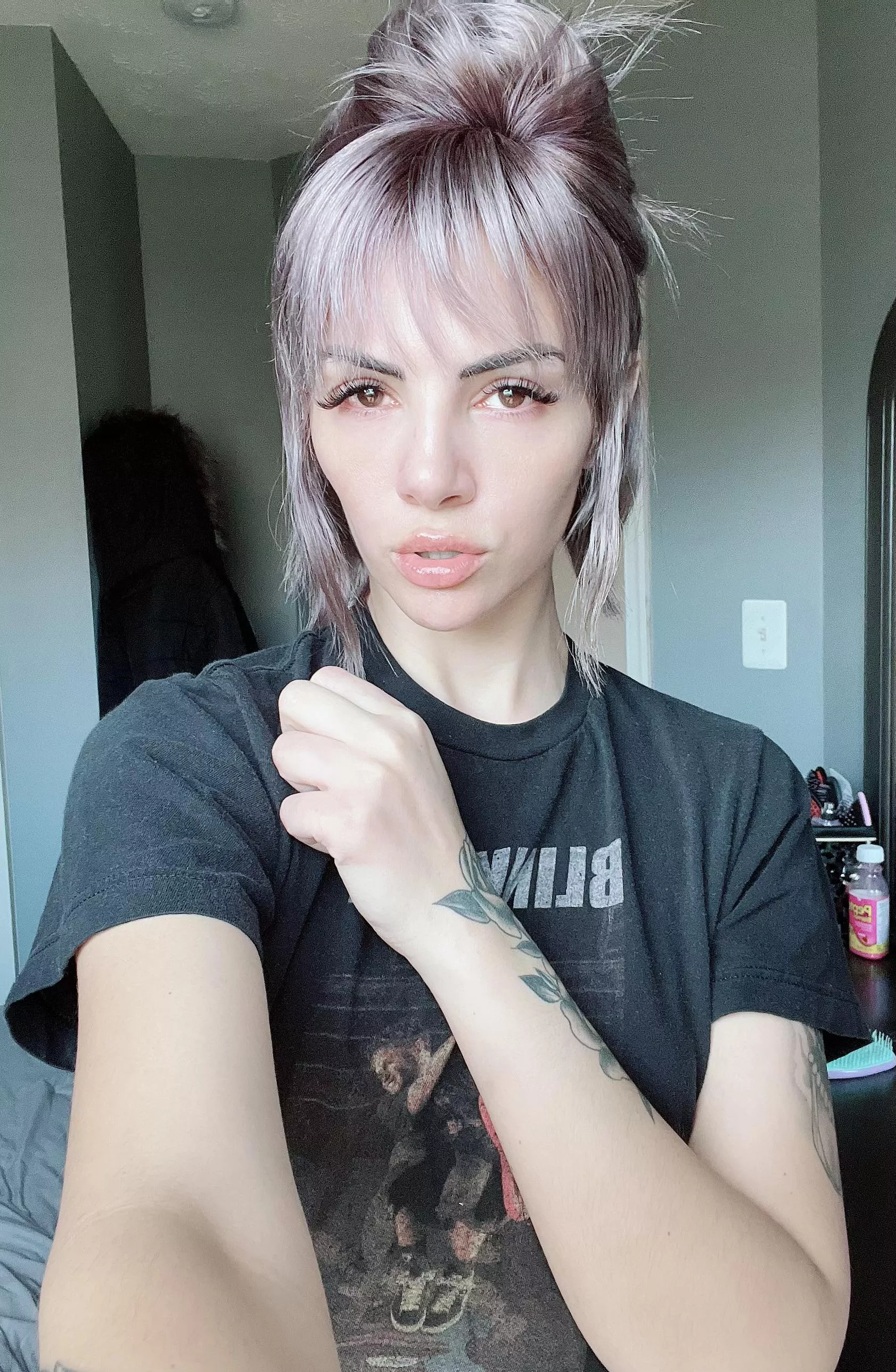 blink 182 and bussin it down on your cock; who’s down? 😈